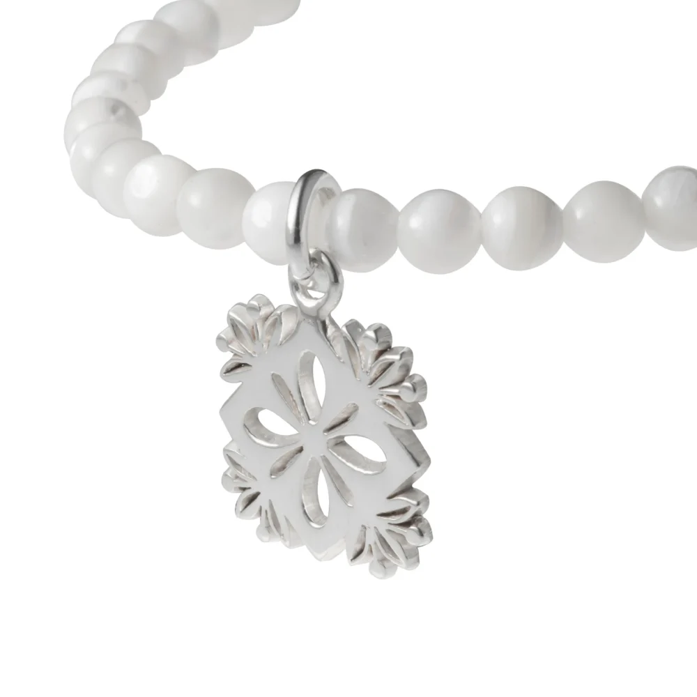 Chic Madre Perla con Flor de Abundancia PF220005J (3) Chic Madre Perla con Flor de Abundancia PF220005J (3)